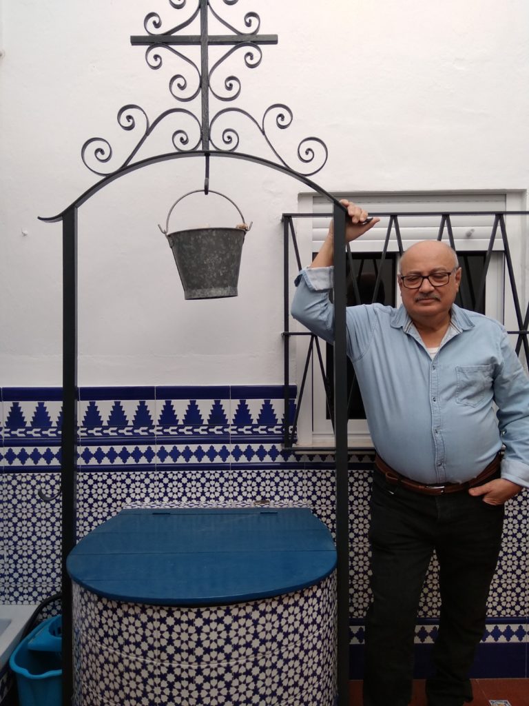 Junto al pozo de mi casa.